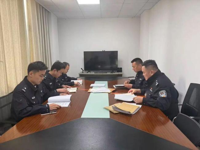 警方过筛23.7斤血沙找到25年前嫌犯 25年不懈追踪