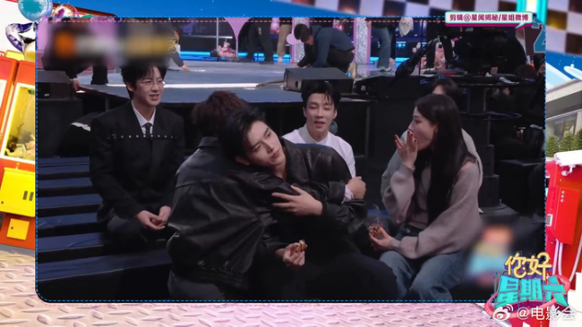 迪丽热巴陈飞宇吃同一块葱油饼