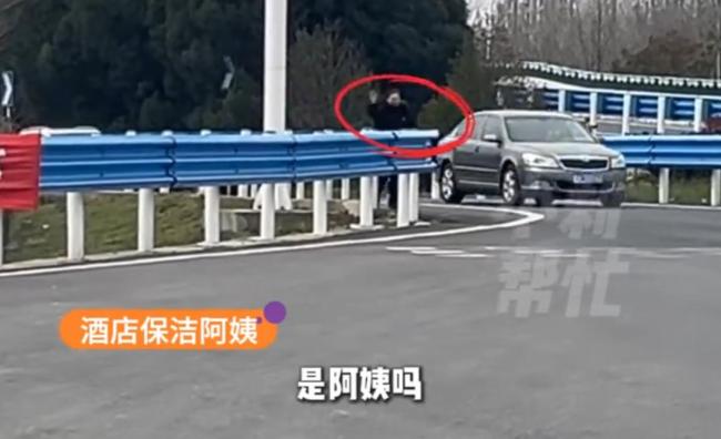 丢在酒店半个月 6岁男童终于见到妈妈 暖心结局感动众人