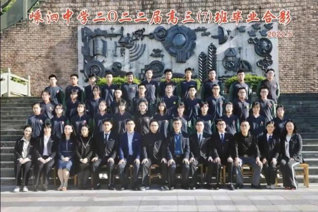 00后小伙在游戏里“重建”母校 青春记忆的数字纽带