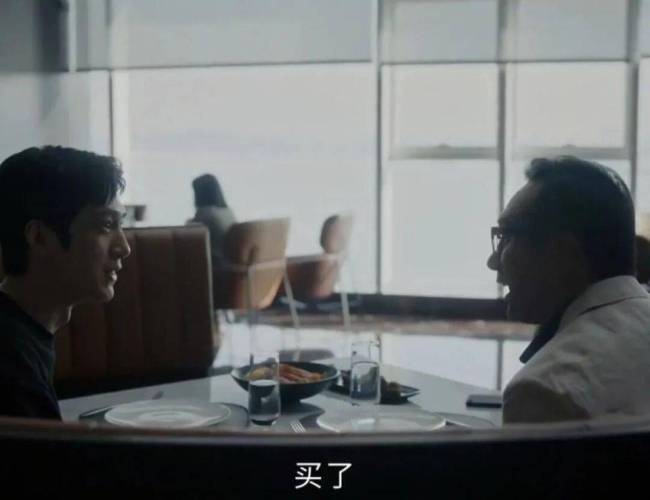 身上现金只剩300块，跌麻的年轻人，像女娲补天一样补仓 市场下跌中的坚守与反思