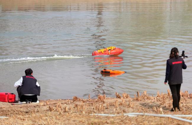 南海子公园迎来机器人“园丁” 智能科技助力园林管护