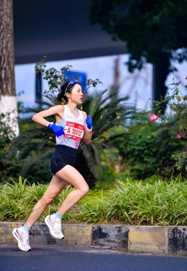 “最快女护士”辞职86天：参加4场马拉松 夺得2个冠军1次打破赛会纪录
