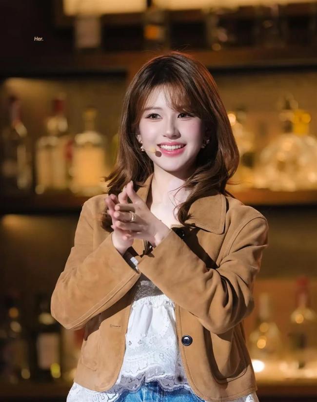 赵露思一顿解释之后更好笑了 甜妹跨界脱口秀引发热议