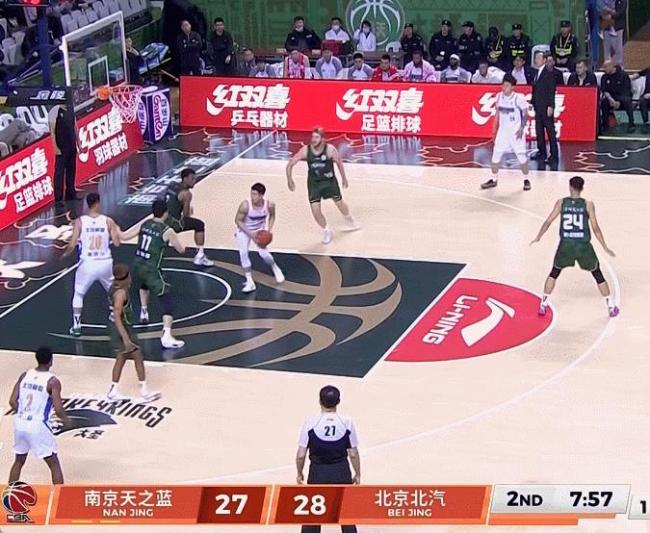 北京2分险胜南京3连胜！赵睿24 4 6率队逆转 周琦10分9板麦基11 9 赵睿三分6中5成关键