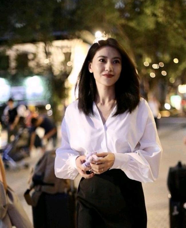 动荡的内娱迎来了最清醒的粉丝 高圆圆新剧挑战基层女性角色