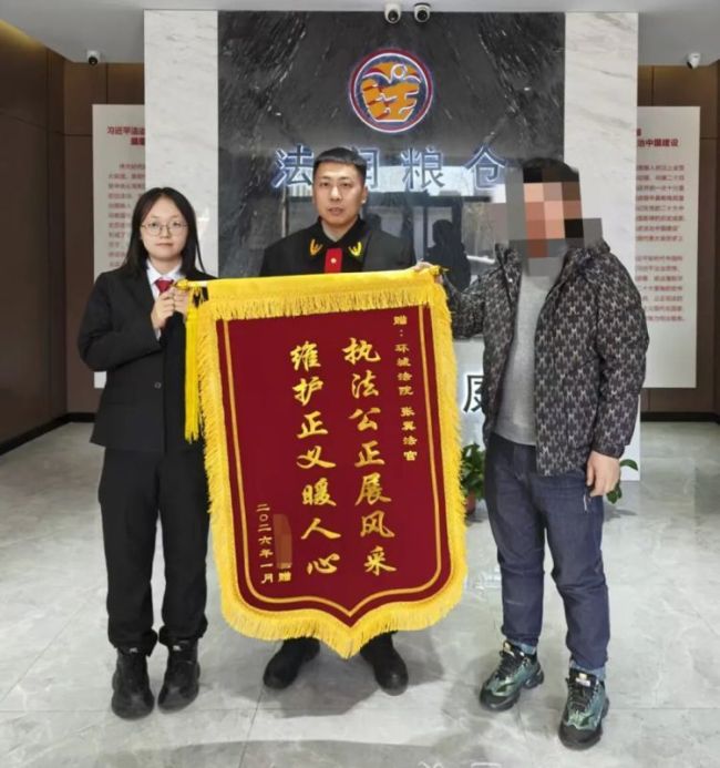 “实在熬不下去了!”1米8东北大汉难忍妻子家暴起诉离婚