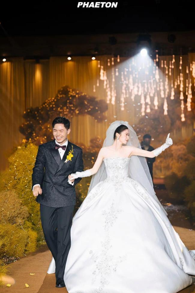 结束10年爱情长跑，国羽世界冠军大婚，妻子是大学老师 球色生香 体坛好友齐聚送祝福