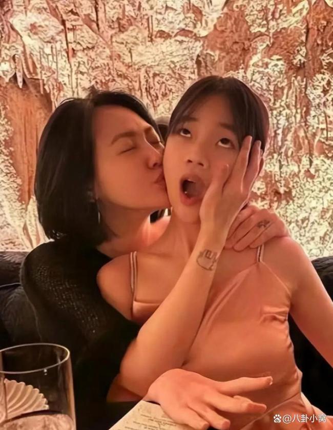 小S小女儿为姐姐回怼网友 我们本来就是豪门!