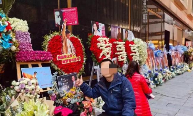 张国荣去世23周年 风继续吹,我们继续怀念。