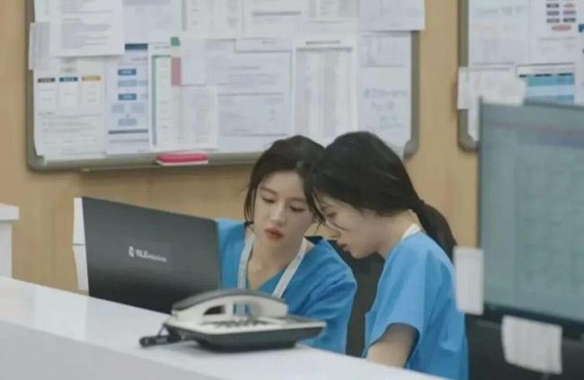 县城“贵妇”的医学院同学们，困在降薪里，有人月薪降到4000元 医路艰难求索