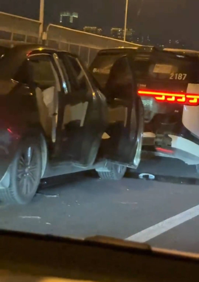 警方回应萝卜快跑集体故障 系统故障致乘客被困