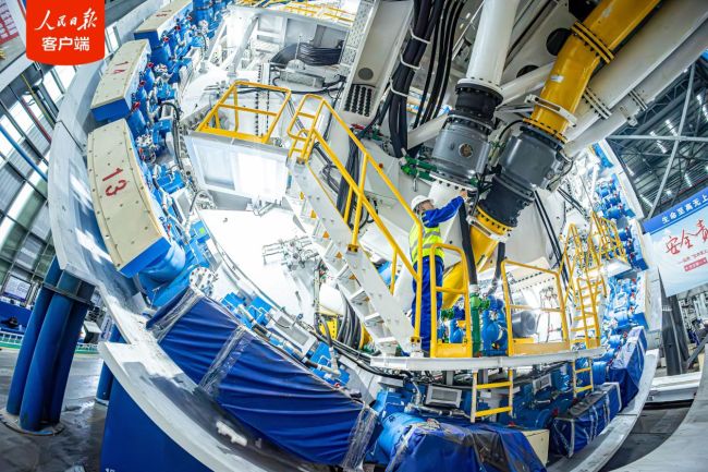 国产超大直径盾构机“奋楫号”，顺利下线！