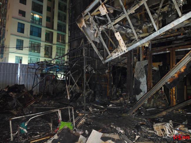 记者实探太原火灾楼栋 现场损失惨重