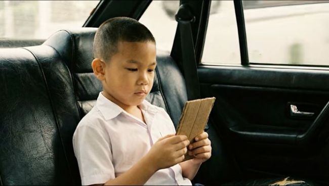 辉煌AI短片《纸手机》制作历程 3天完成情谊传递