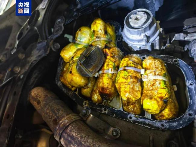 海关查获两起绑藏白银进境案