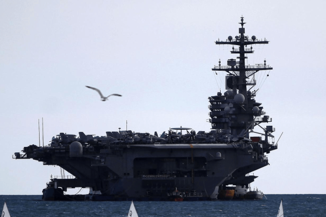 特朗普“愿停战”，布什号航母直扑中东 美防长：告诉对手想法，就打不赢