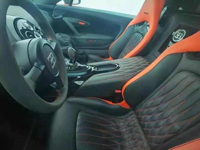 布加迪跑车600万起拍 引4人争抢 曾创世界纪录