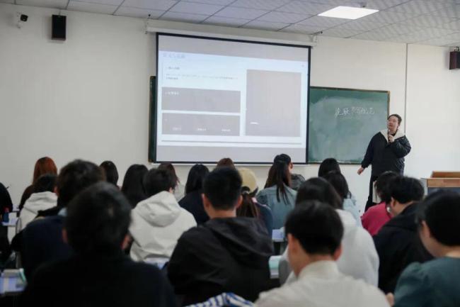 高校殡葬专业学生没毕业就被抢空 绿色殡葬新风尚