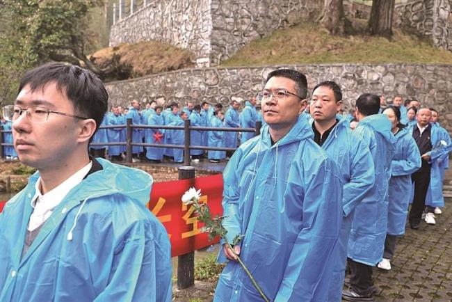 朱建盛烈士后人神山村认亲 血脉与信仰的双向奔赴