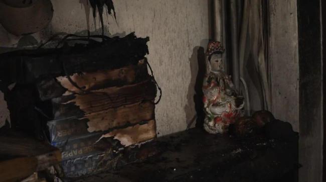 北京一居民家中明火祭祀把家烧没了