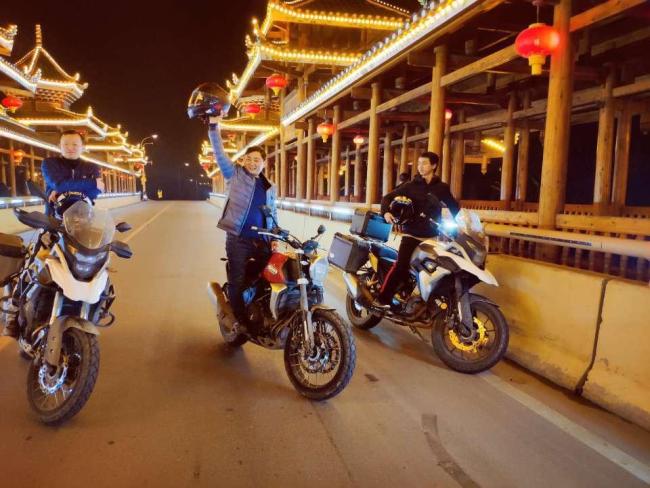 探访张雪湖南麻阳老家 追梦二十年