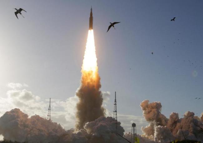 美国提前两年登月?美媒直言不太行