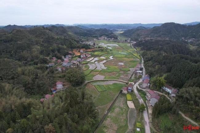 探访张雪湖南麻阳老家 追梦二十年