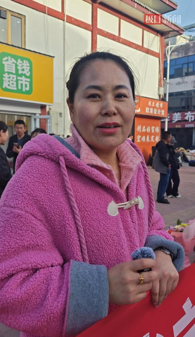 徒步百里祭英烈学生当妈后送娃参加 传承红色血脉