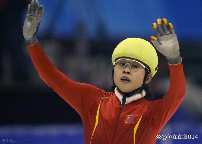 《浪姐》33位姐姐同台炸场 初舞台亮点频出