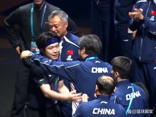 王楚钦夺冠后倒地庆祝 艰难逆转终获第二冠