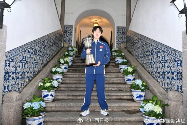 王楚钦孙颖莎闪耀澳门市政署大楼