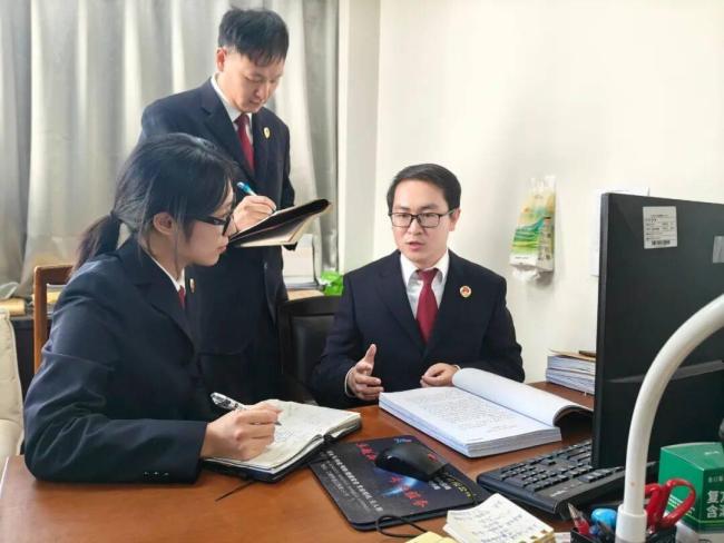 男子多次申请仅退款被判1年半