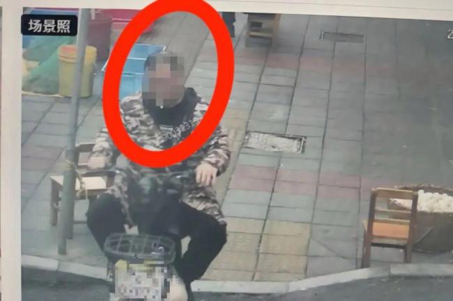 男子诈骗后潜逃26年被抓 市井摊主“完美”伪装