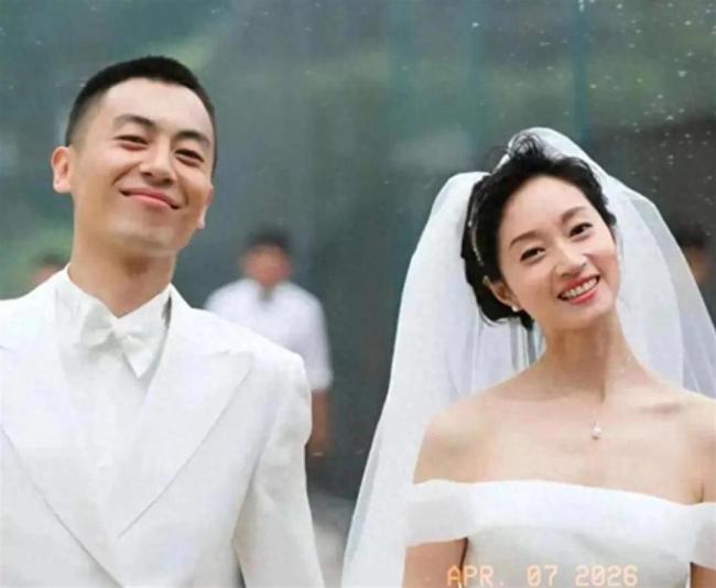 朱亚文两个女儿腿长