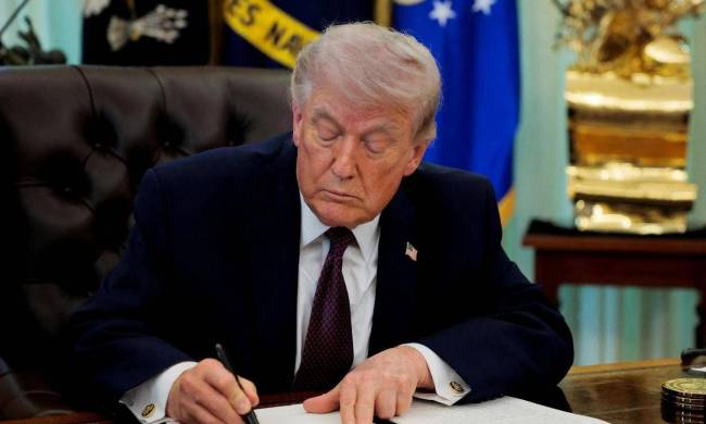 美伊谈判未开始特朗普先威胁 停火背后博弈继续