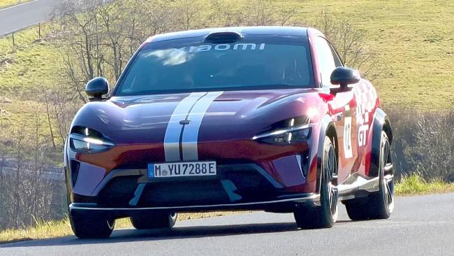 小米YU7GT纽北测试图再曝 1526马力高性能SUV