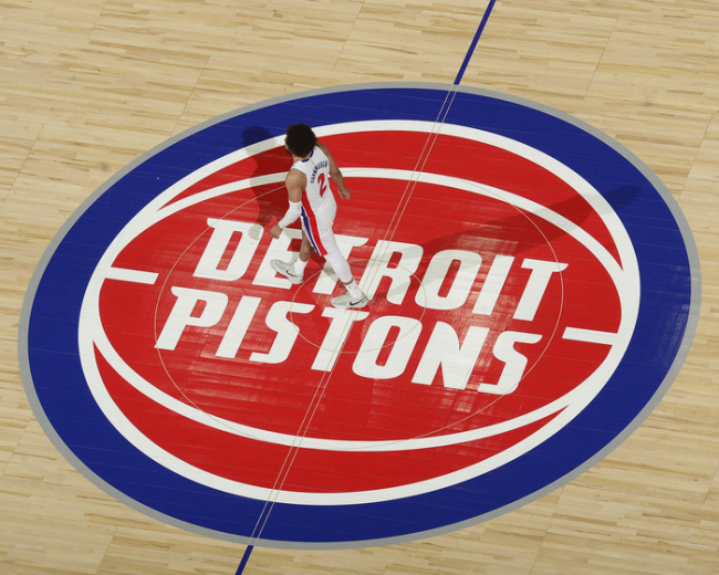 NBA常规赛排名争夺将迎终局之战 东西部悬念迭起