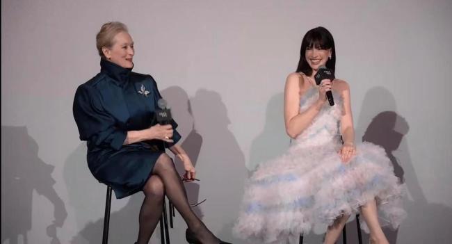 安妮·海瑟薇现身上海