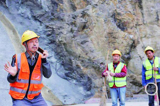 59岁工地大叔回应随性跳舞走红