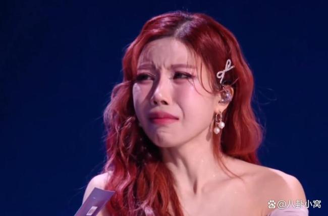 维妮娜是央视前主持人 从主持到选手的转变