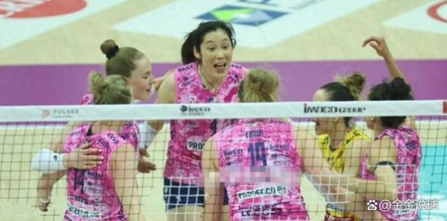 狂砍18分率队获胜,一传仅1次失误,朱婷统治力丝毫未减 上场 拦网改变战局