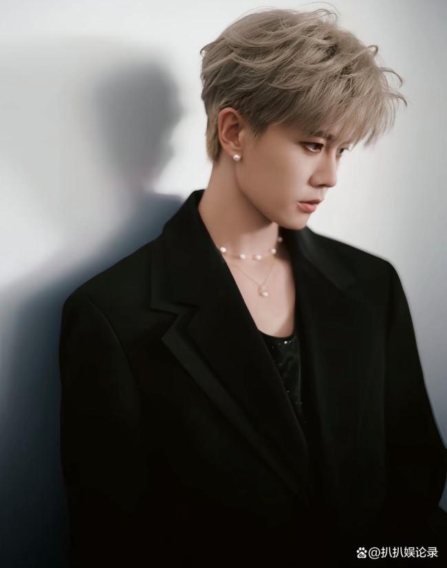 网友在健身房偶遇任嘉伦 37岁活成22岁