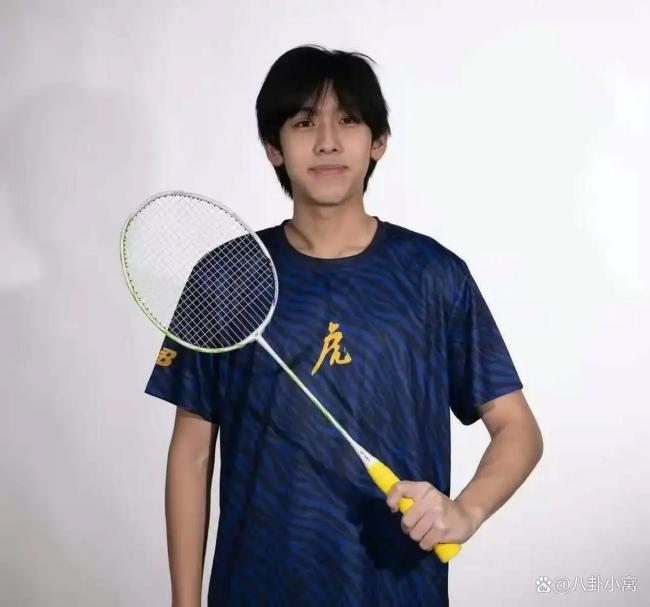 林志颖16岁儿子Kimi正脸照曝光 阳光少年引热议