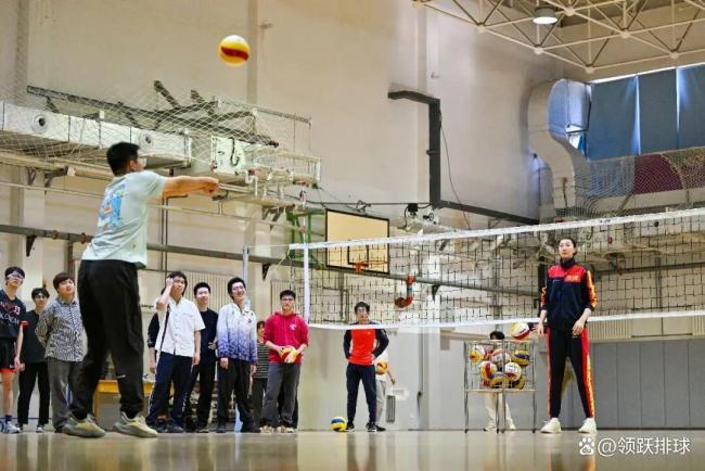 袁心玥新学期在南开大学开设排球课 重返国家队基本已无可能 转型体育教师传播女排精神