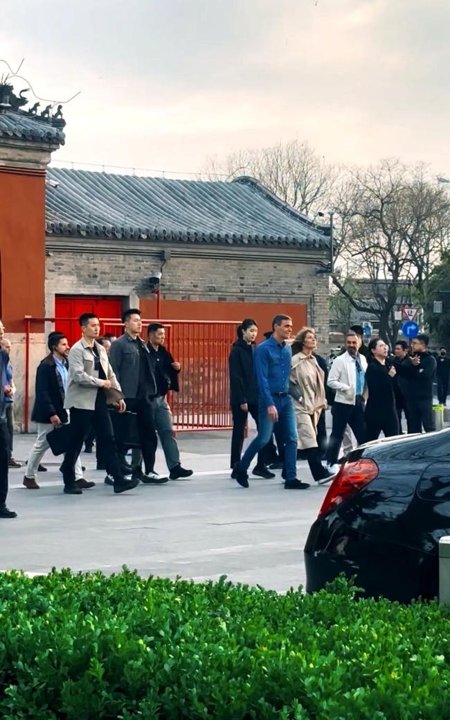 西班牙首相夫妇的北京行程 鼓楼偶遇记
