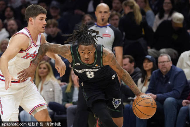 卡佩拉生涯首记三分