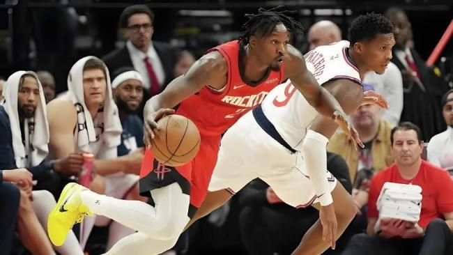 火箭总司理给乌度卡出贫寒 季后赛交替生变？