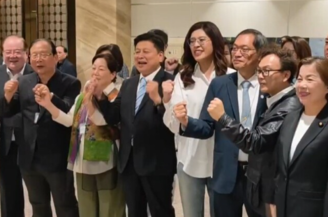 郑丽文感谢大陆