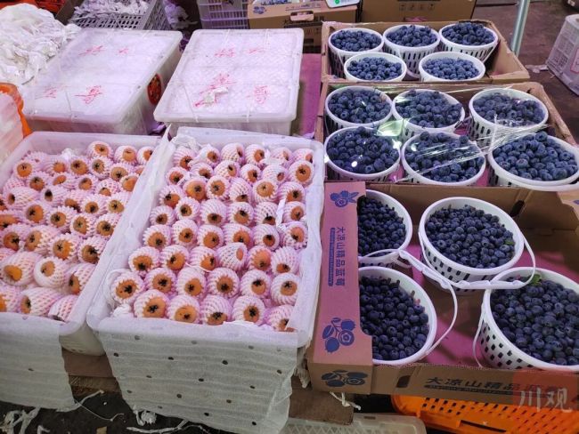 蓝莓价格卷疯了 价格几乎“腰斩”